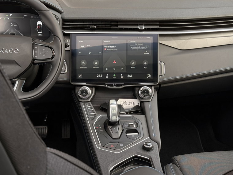 Vehicle Image 32