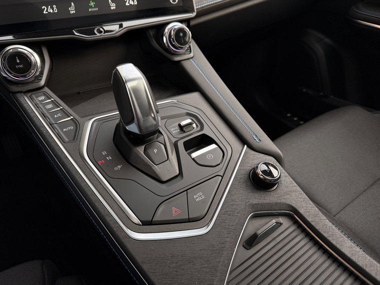 Vehicle Image 42