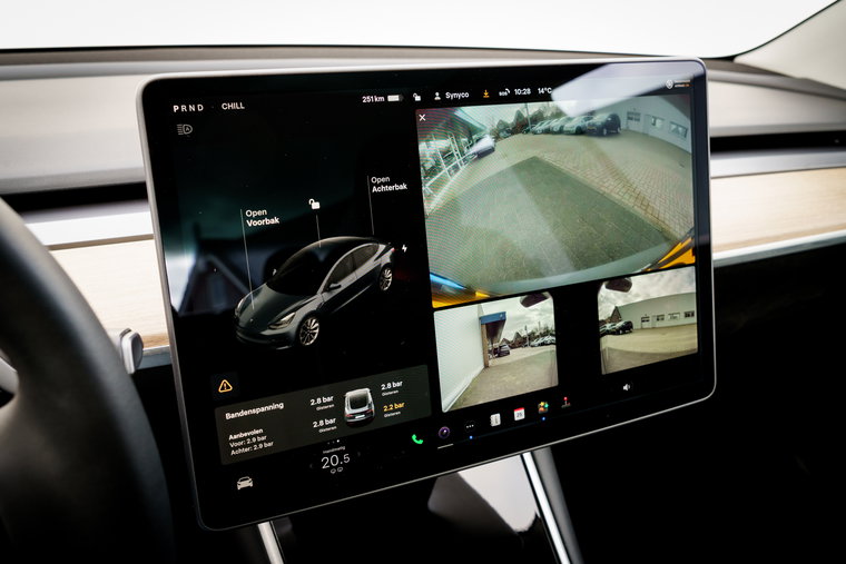 Vehicle Image 11