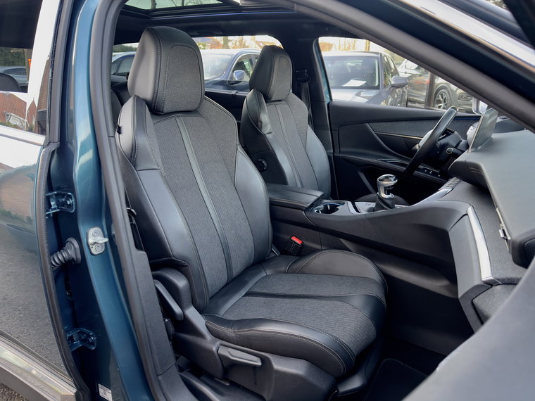 Vehicle Image 24