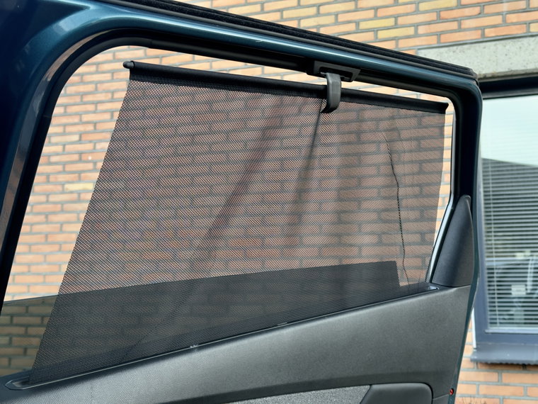 Vehicle Image 32