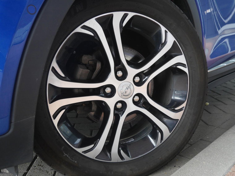 Vehicle Image 21