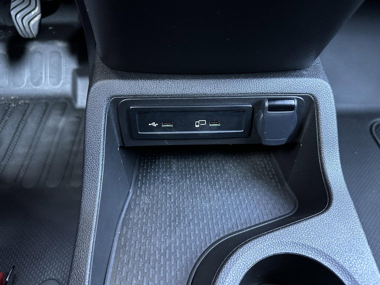 Vehicle Image 21