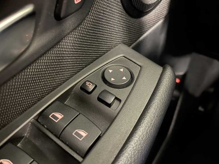 Vehicle Image 27