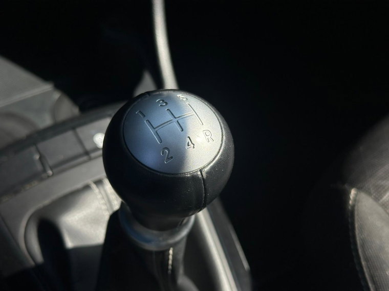 Vehicle Image 24