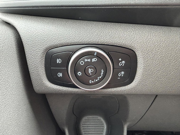 Vehicle Image 29
