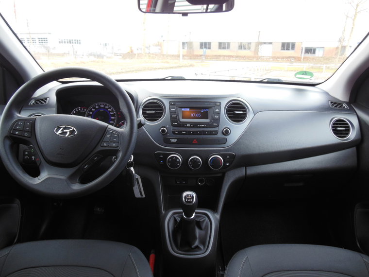 Vehicle Image 16