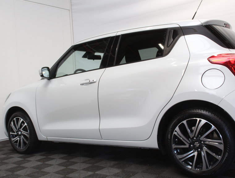 Vehicle Image 19