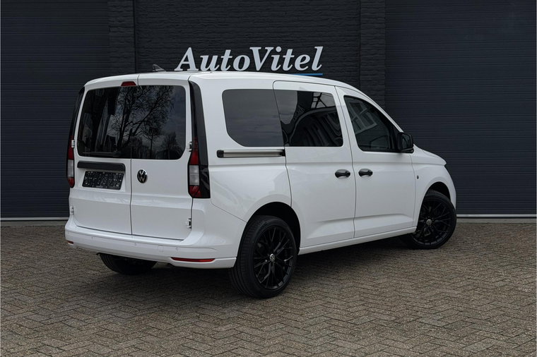 Vehicle Image 24