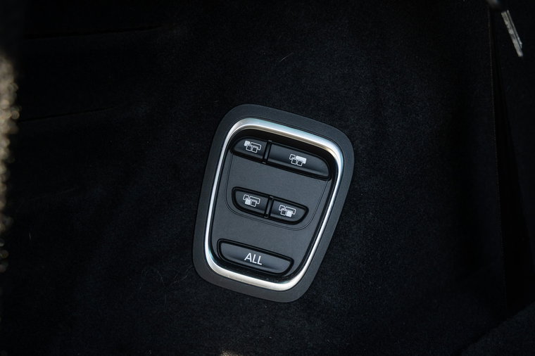 Vehicle Image 43