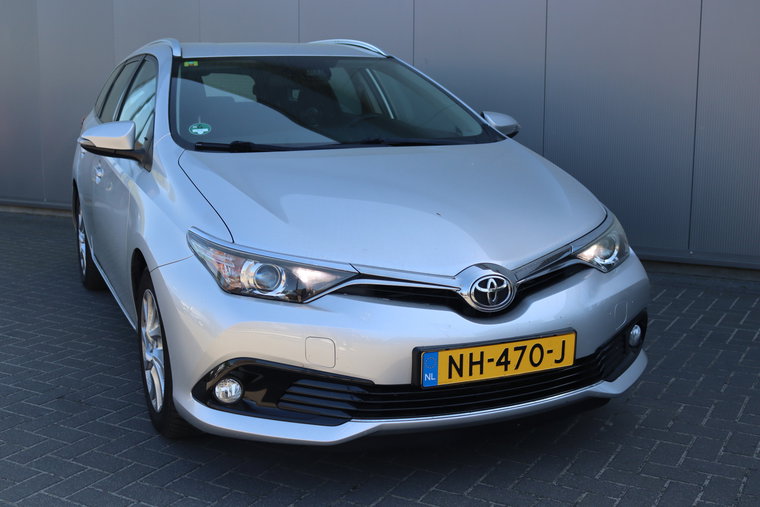 Vehicle Image 8