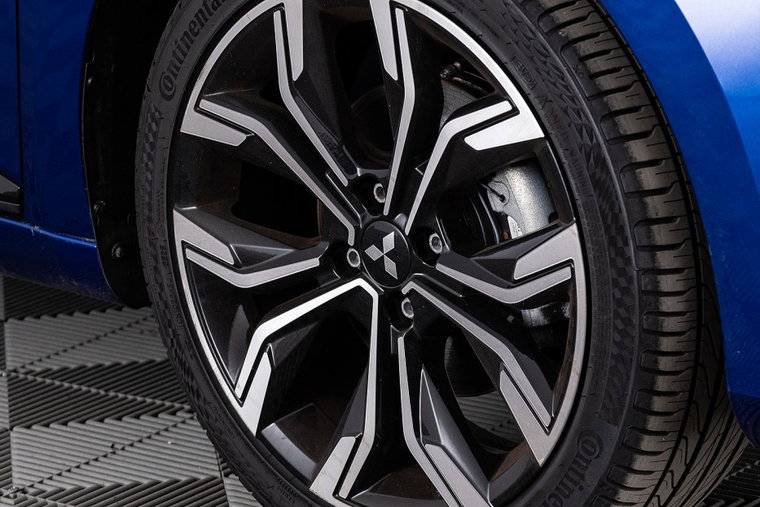 Vehicle Image 30