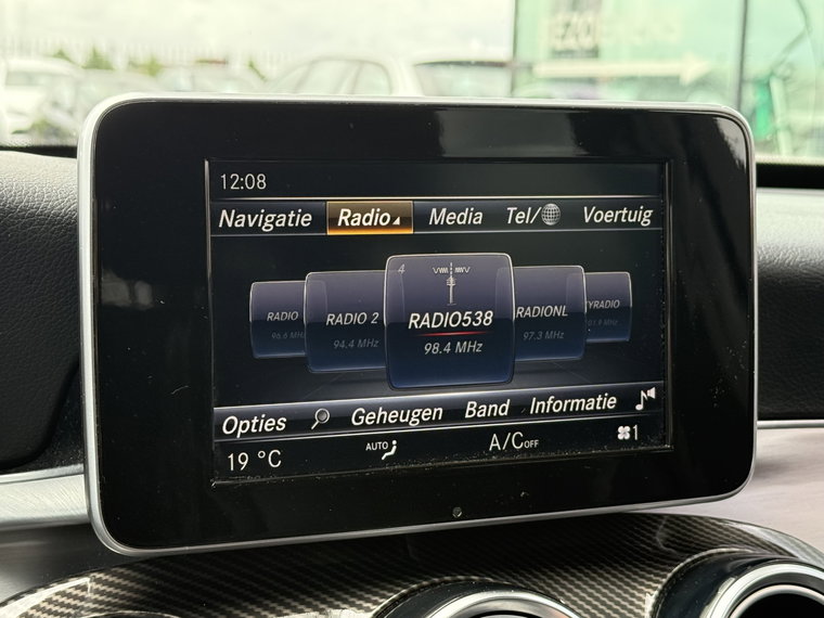 Vehicle Image 32