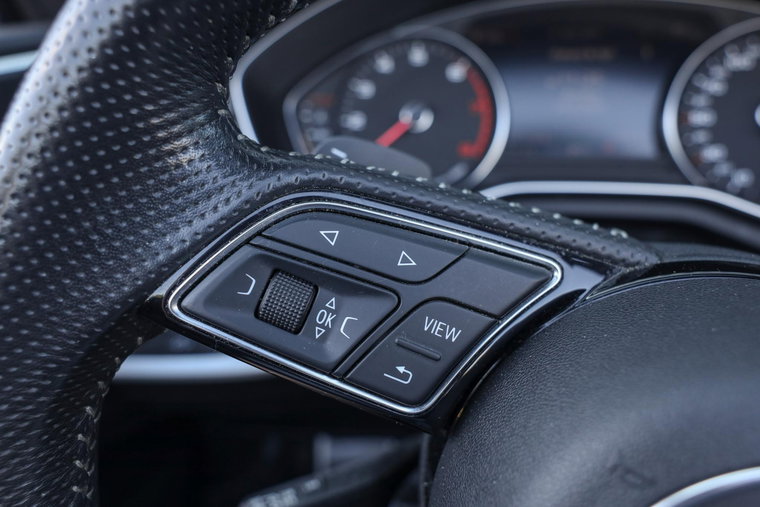 Vehicle Image 22