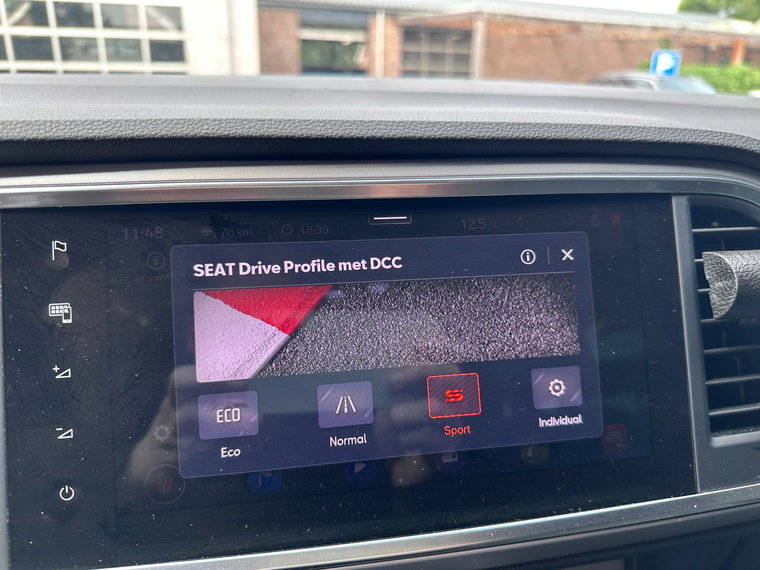 Vehicle Image 33