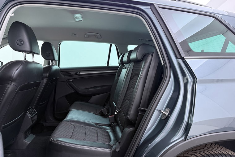 Vehicle Image 16