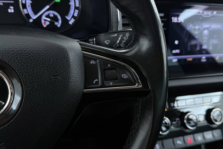 Vehicle Image 32