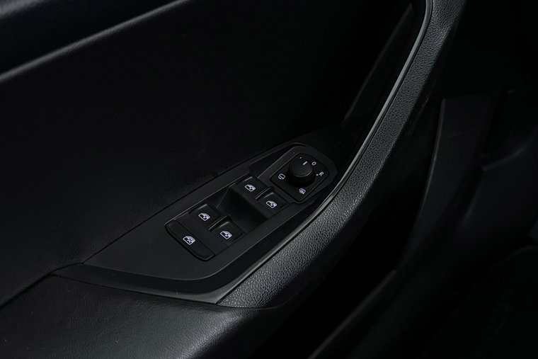 Vehicle Image 34