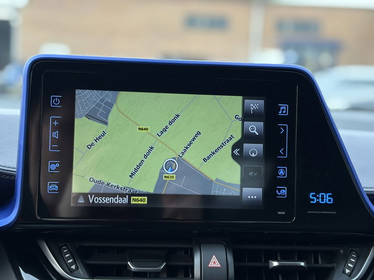 Vehicle Image 21