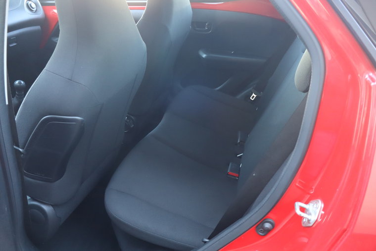 Vehicle Image 12