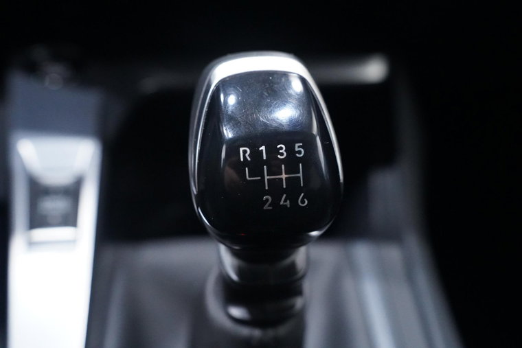 Vehicle Image 24