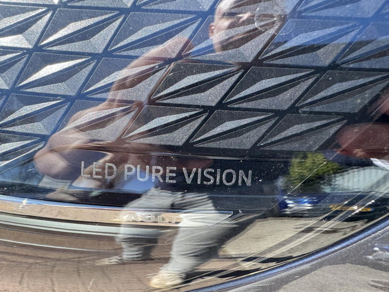 Vehicle Image 11