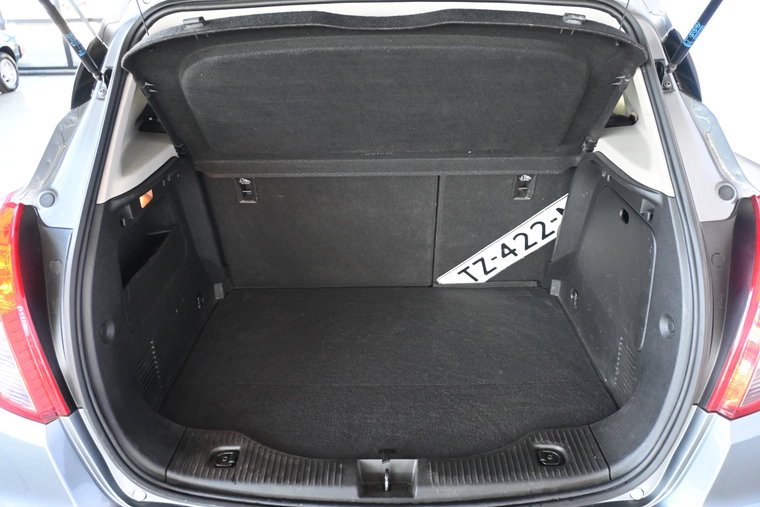 Vehicle Image 16