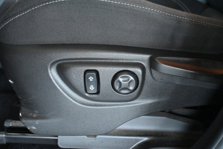 Vehicle Image 32