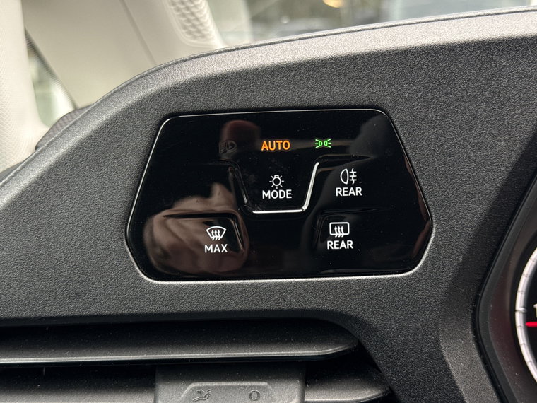 Vehicle Image 26