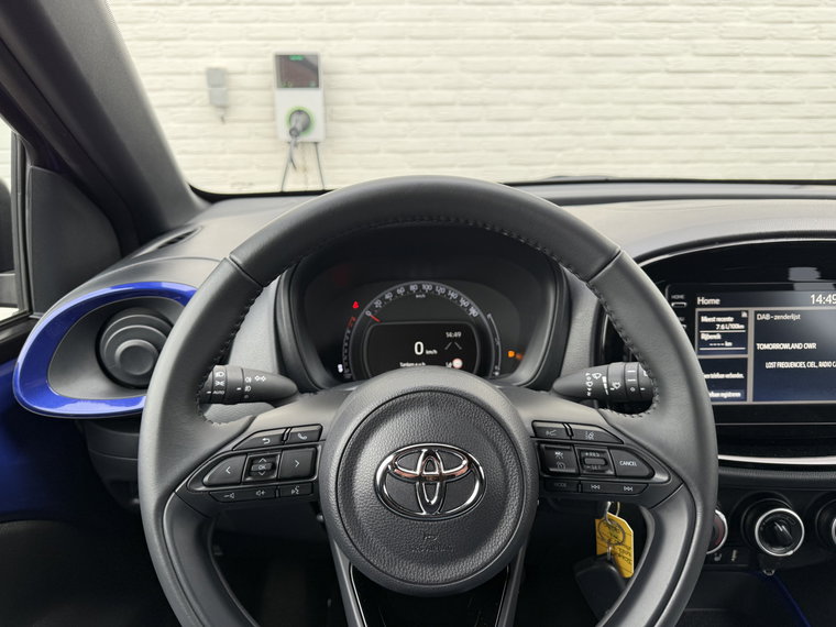 Vehicle Image 14