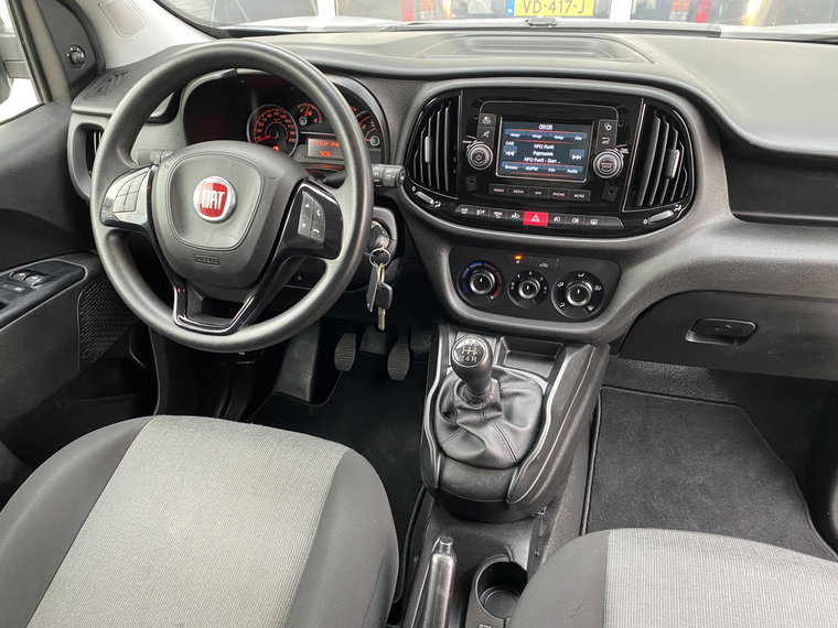 Vehicle Image 35