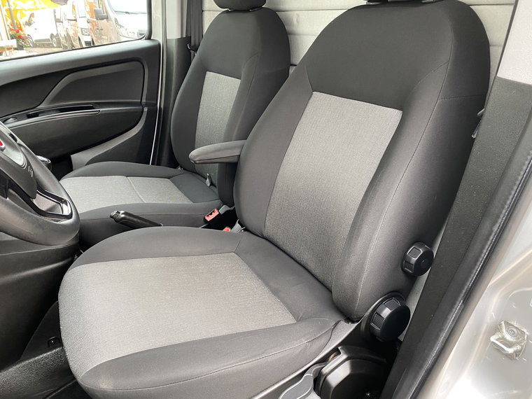 Vehicle Image 38
