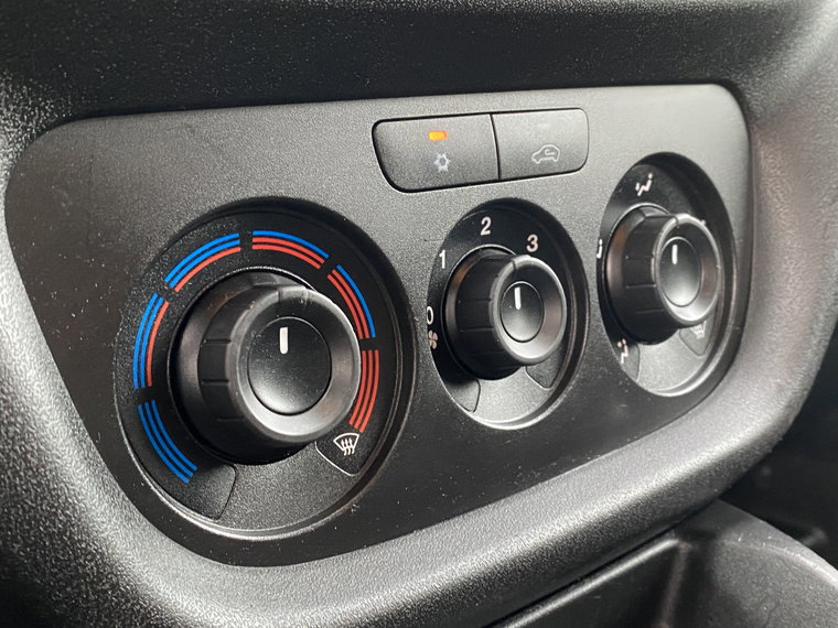 Vehicle Image 40