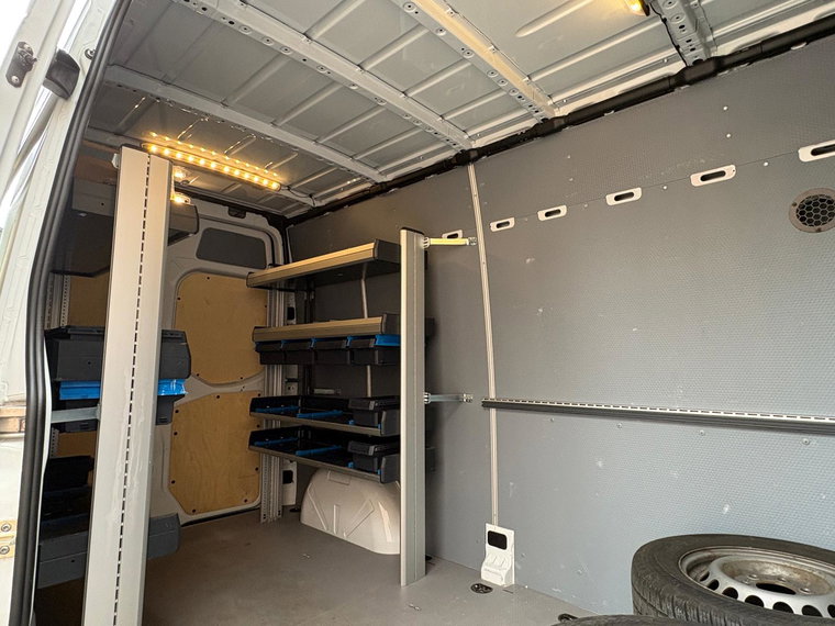 Vehicle Image 33