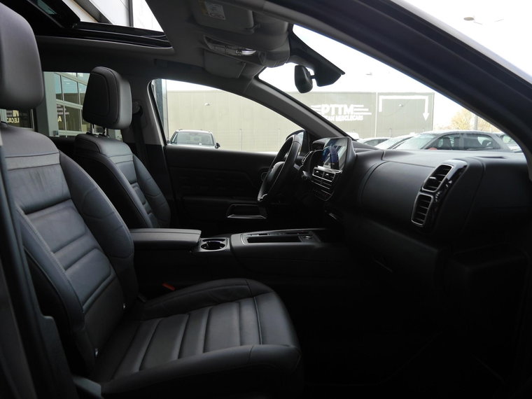 Vehicle Image 15