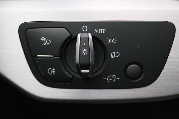 Vehicle Image 33