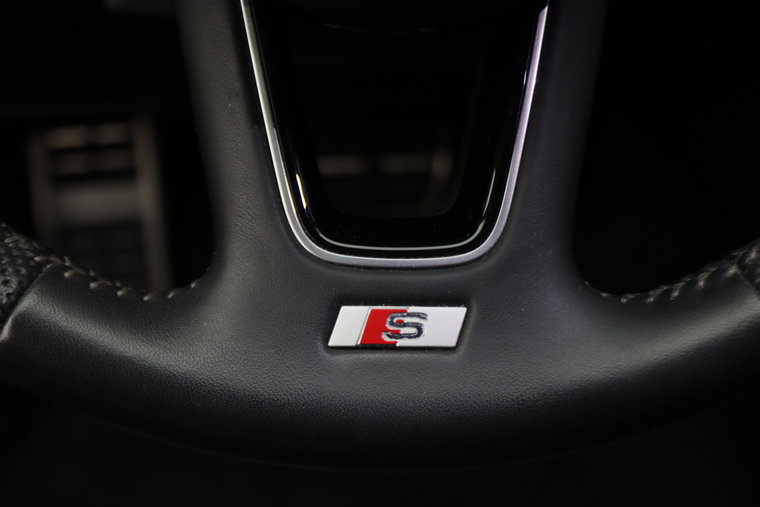Vehicle Image 38
