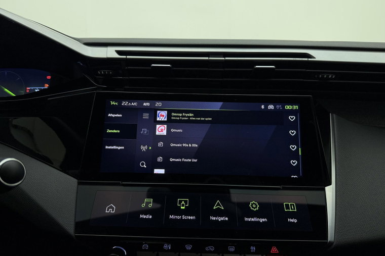 Vehicle Image 21