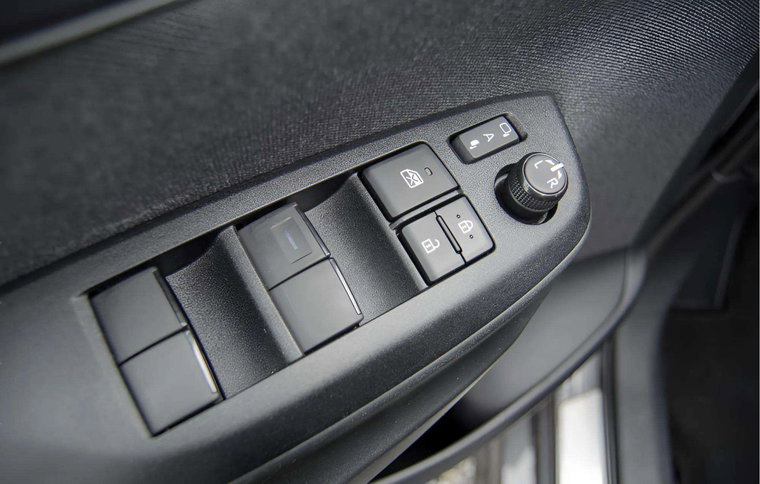 Vehicle Image 25