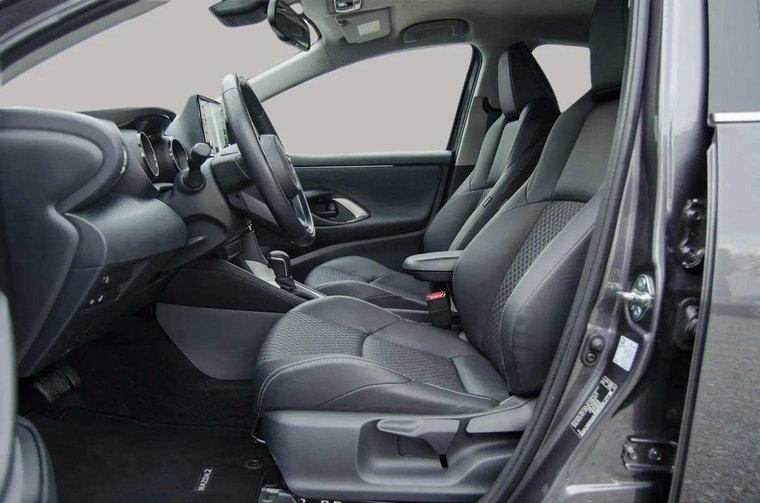 Vehicle Image 9