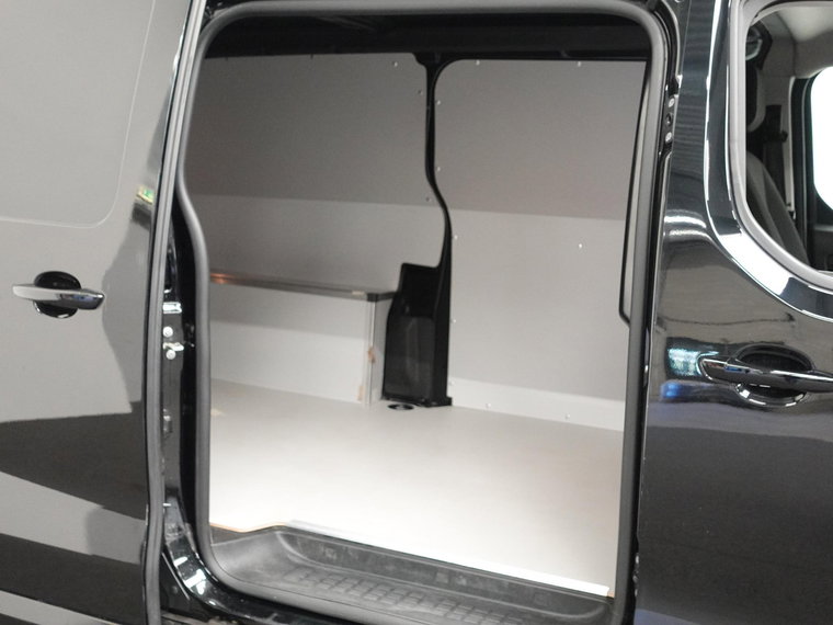 Vehicle Image 38