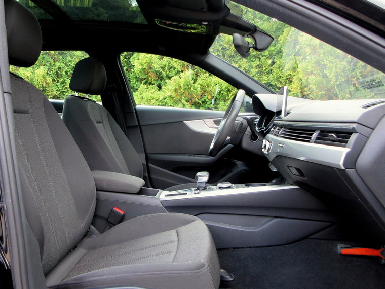 Vehicle Image 14