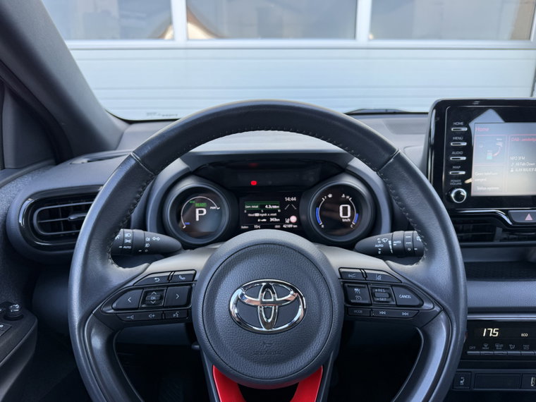 Vehicle Image 12