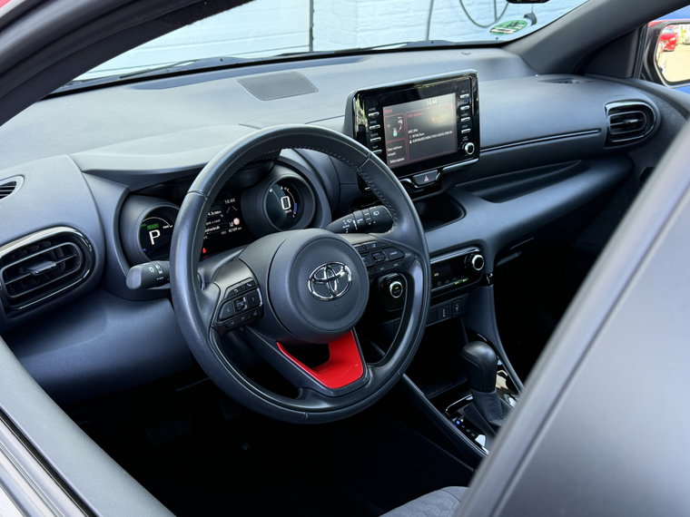 Vehicle Image 8