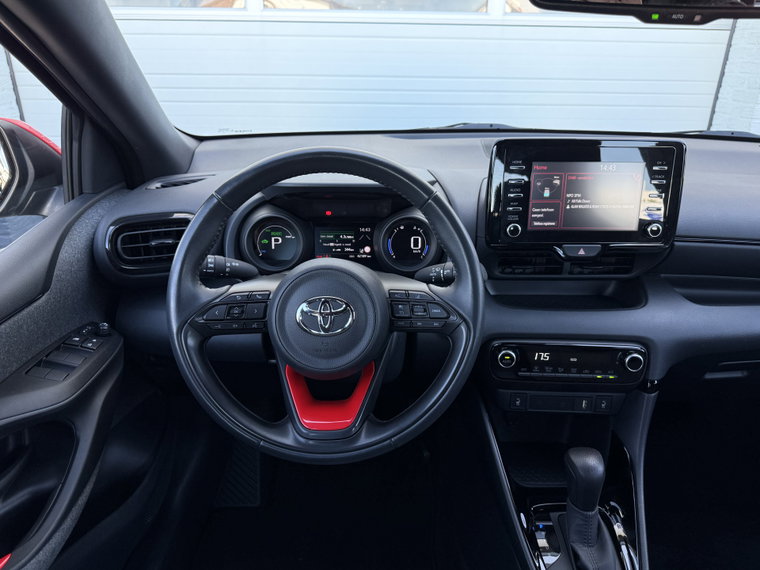 Vehicle Image 10