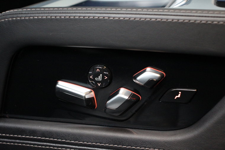 Vehicle Image 33