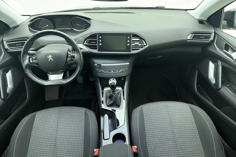 Vehicle Image 28