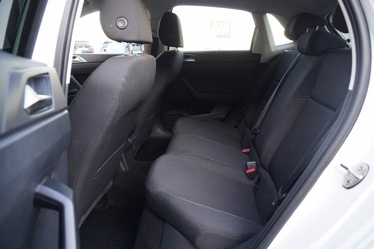 Vehicle Image 21