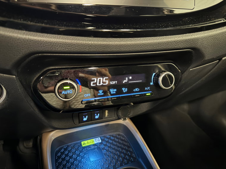 Vehicle Image 19