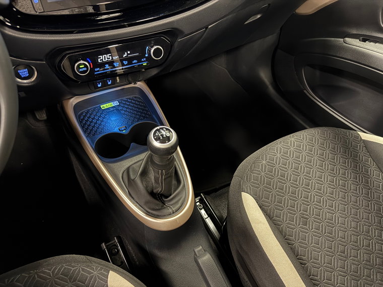 Vehicle Image 21